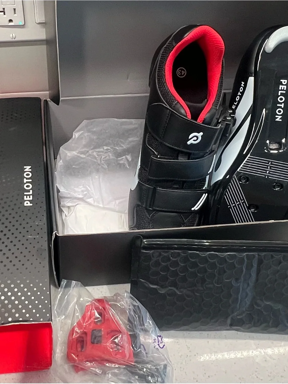 Peloton Cycle Shoes 43 NWT